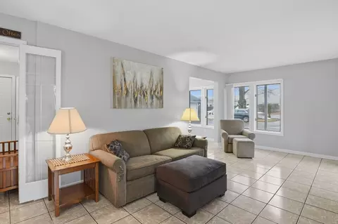 Living - 210 Beacon Park #210, Webster, MA 01570 photo 2 of 6
