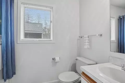 Bath - 210 Beacon Park #210, Webster, MA 01570 photo 2 of 2