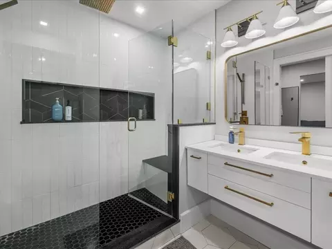 Bath - 760 E Broadway #U:2, Boston, MA 02127 photo 5 of 7
