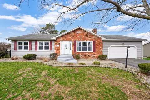 135 Nutmeg Cir, Chicopee, MA 01020