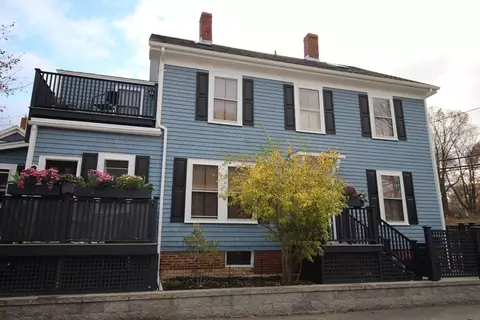 1 Hill St #1, Newburyport, MA 01950