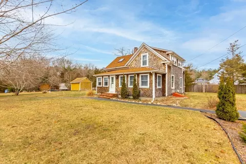 137 Fearing Hill Rd, Wareham, MA 02576