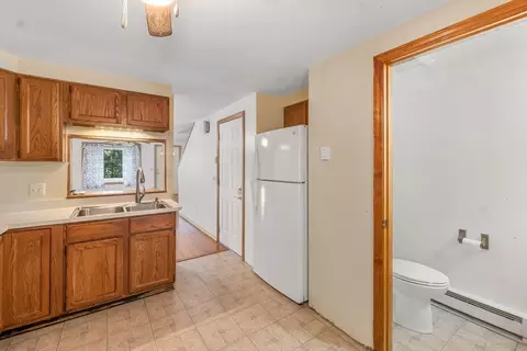 Entry Way - 29 Chilmark St # -A, Worcester, MA 01604 photo 2 of 2