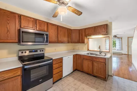 Kitchen - 29 Chilmark St # -A, Worcester, MA 01604 photo 2 of 2