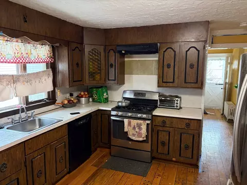 28 Vernal St, Everett, MA 02149 photo 8