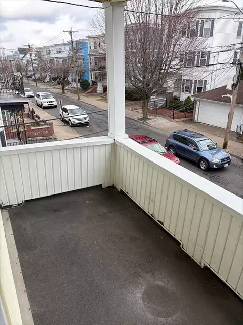 28 Vernal St, Everett, MA 02149 photo 4