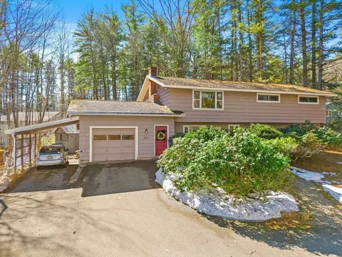352 Taylor Rd, Stow, MA 01775