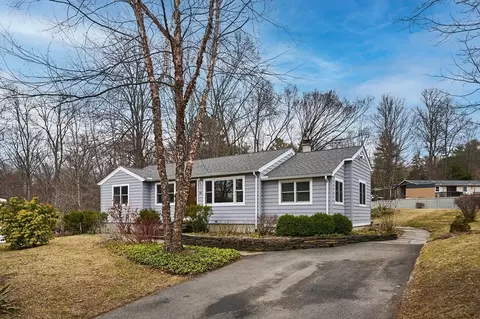 60 Bay Rd, Belchertown, MA 01007