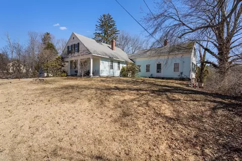 Exterior - 17 N Main St, Upton, MA 01568 photo 1 of 2