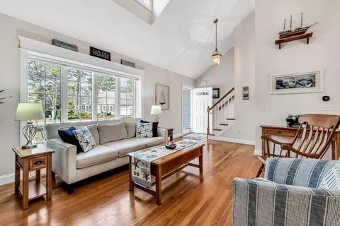 219 Pheasant Hill Cir, Cotuit, MA 02635 photo 4