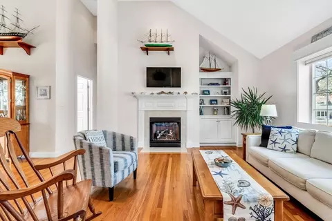 219 Pheasant Hill Cir, Cotuit, MA 02635 photo 5