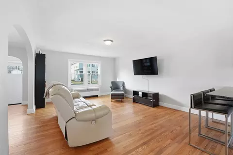 38 White St, Chicopee, MA 01013 photo 6