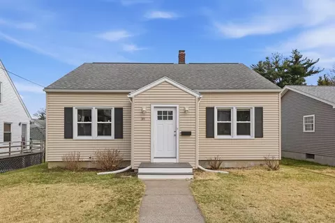38 White St, Chicopee, MA 01013