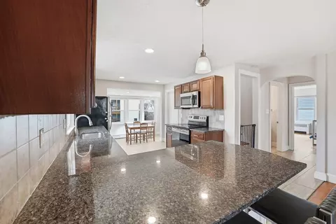 38 White St, Chicopee, MA 01013 photo 8