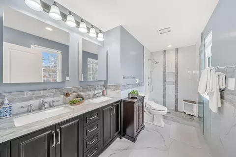 Bath - 2 Denmark Ln #2, Needham, MA 02492 photo 1 of 5