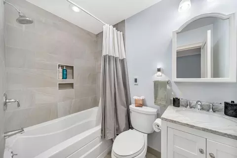 Bath - 2 Denmark Ln #2, Needham, MA 02492 photo 3 of 5