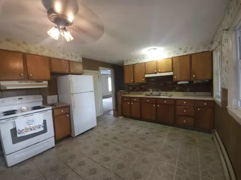 Kitchen - 45 Circuit Ave E, Worcester, MA 01603 photo 1 of 1