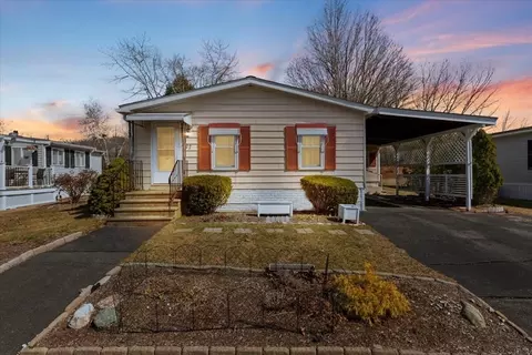 27 Castle Rd #153, Attleboro, MA 02703