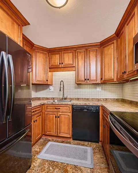 71 Ann St, Chicopee, MA 01020 photo 8