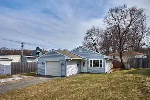 71 Ann St, Chicopee, MA 01020