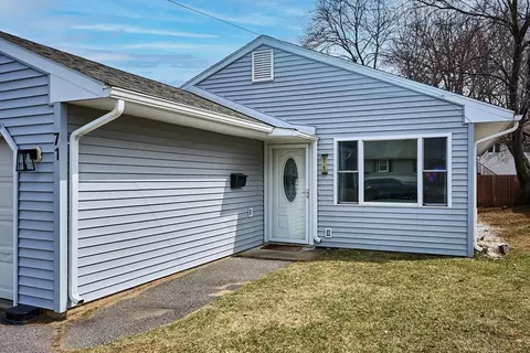 71 Ann St, Chicopee, MA 01020 photo 2