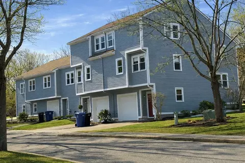 2 Arnold Drive Apt 15 D #15  D, Salem, MA 01970
