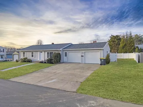 258 Folsom Ave, Somerset, MA 02726