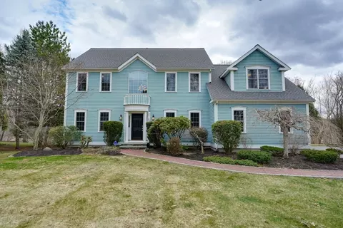 390 Hudson St, Northborough, MA 01532