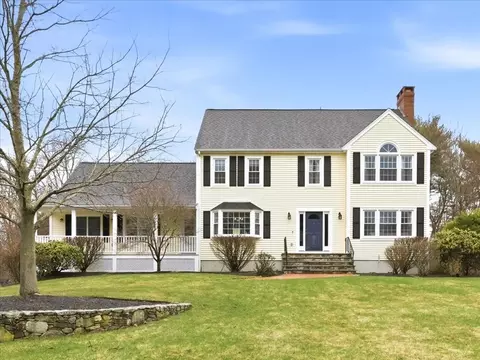38 Old Farm Rd, Abington, MA 02351