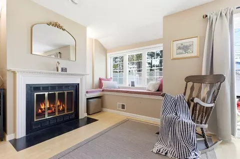 160 Pine St #11, Auburndale, MA 02466 photo 9