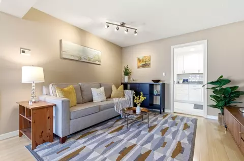 160 Pine St #11, Auburndale, MA 02466 photo 6