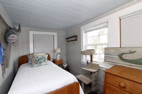 19 Maple St, Buzzards Bay, MA 02532 photo 26