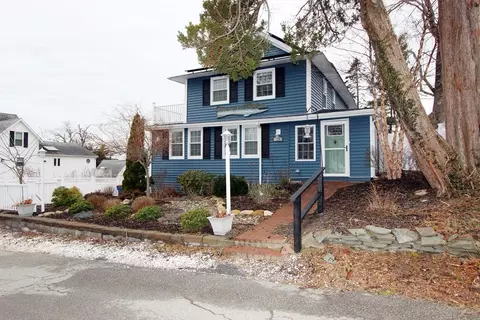 19 Maple St, Buzzards Bay, MA 02532 photo 2