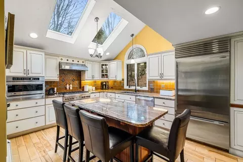 79 Sampson, Bolton, MA 01740