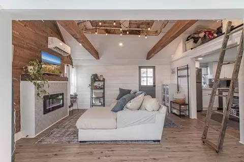 Living - 21 Bisbee, Wareham, MA 02571 photo 5 of 5