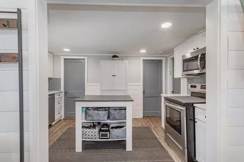 Kitchen - 21 Bisbee, Wareham, MA 02571 photo 4 of 7