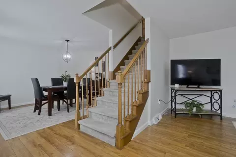 9 Post Rd, Chicopee, MA 01020 photo 2