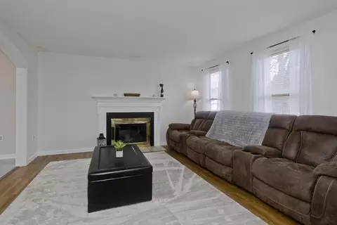 9 Post Rd, Chicopee, MA 01020 photo 4