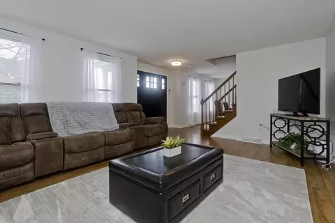 9 Post Rd, Chicopee, MA 01020 photo 5