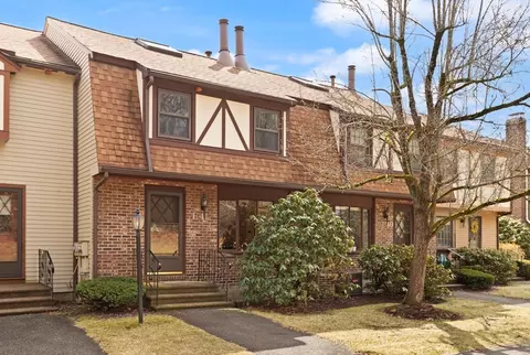 e41 Scotty Hollow Drive #E41, Chelmsford, MA 01863