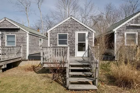 17 Shore Rd #6, Truro, MA 02666