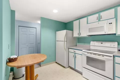Kitchen - 2 Ocean Ave #1M, Gloucester, MA 01930 photo 6 of 6