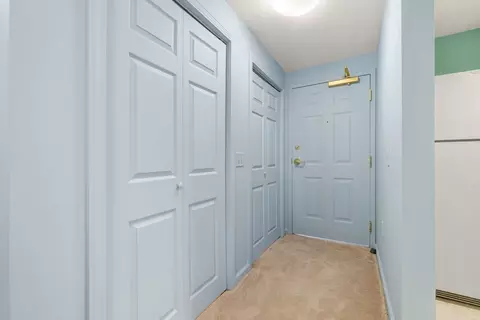 Entry Way - 2 Ocean Ave #1M, Gloucester, MA 01930 photo 1 of 3