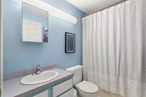 Bath - 2 Ocean Ave #1M, Gloucester, MA 01930 photo 1 of 1