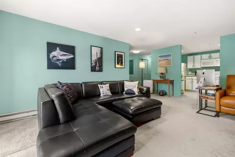 Living - 2 Ocean Ave #1M, Gloucester, MA 01930 photo 6 of 6