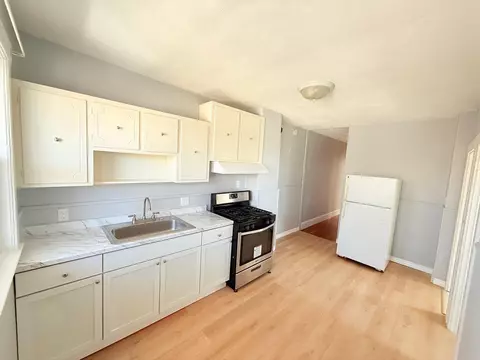 Kitchen - 20 Ferry St #B, Everett, MA 02149 photo 8 of 9