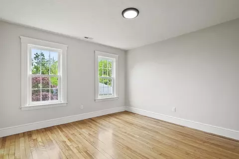 30 Boardman St, Worcester, MA 01606 photo 4