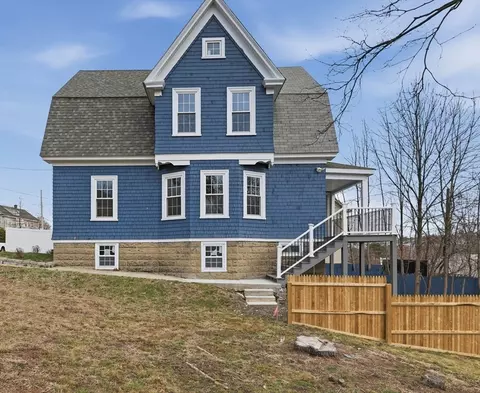 30 Boardman St, Worcester, MA 01606 photo 2