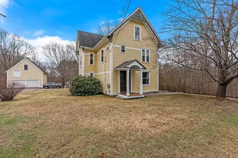 78 Main St, Upton, MA 01568
