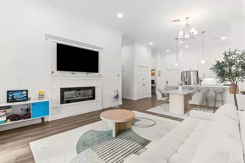 320 Middlesex Ave #403 E, Medford, MA 02155